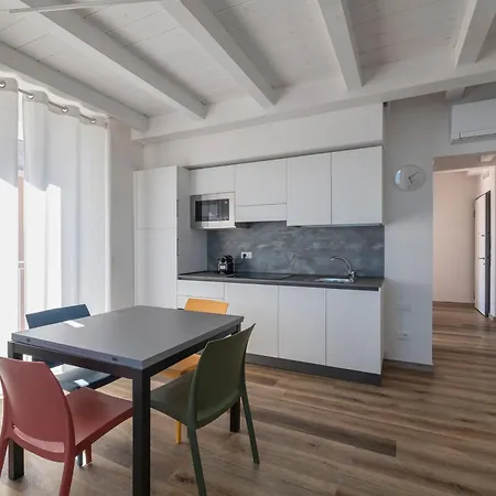 Villa Cadiz Apartments Varazze-3